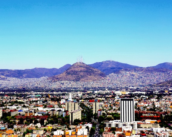 Torres de Azteca y Canal 40